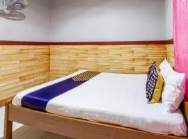 SPOT ON 93517 De Lanang Homestay Near Masjid Janapria，位于Papak的酒店
