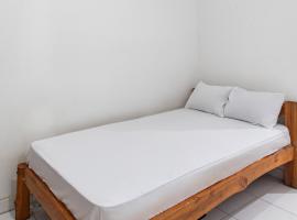 OYO Life 93504 Kost Krisna，位于Temukus的酒店