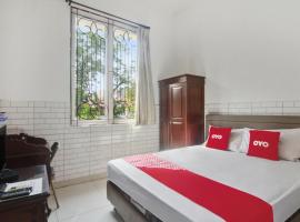 OYO 93499 Pondok Sentosa Near UPH，位于雅加达的酒店