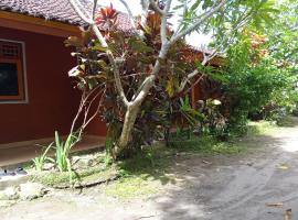 SPOT ON 93640 Dannis Homestay Near Musholla Al Istiqomah Terawangan，位于萨萨克的酒店