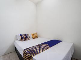 OYO Life 93680 Kost Losawi Syariah，位于Blimbing的酒店