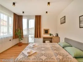 The Waterfall Free Parking