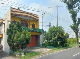 OYO 93769 Setia Budi Guest House 2，位于Sragen的酒店