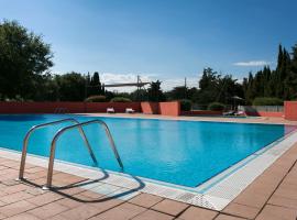 Camping maeva Escapades Les Abricotiers，位于滨海阿热莱斯的酒店