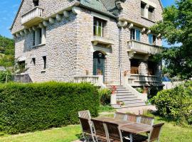 La Maison au toit vert，位于埃斯帕利翁的酒店