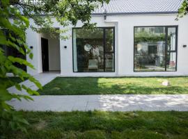 Yining Biezhi B&B，位于Yining Airport的青旅