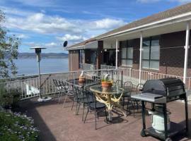 Hilltop Sweet Home with four private bathrooms，位于桑迪湾的酒店