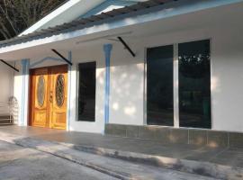 OYO 90993 Ulu River Lodge，位于Jeram的酒店