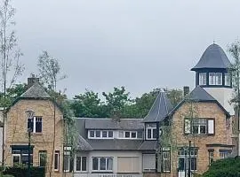 Centraal appartement met tuintje, vlak bij zee