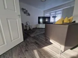 Cozy Shotts House with 2 Bedrooms