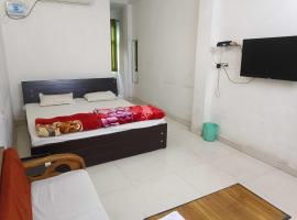 Super Hotel O Couples Hotel，位于贾姆谢德布尔的酒店