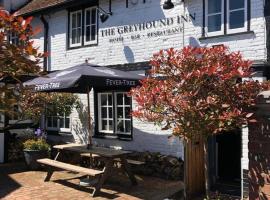 The Greyhound Inn，位于格拉茨克洛斯的酒店