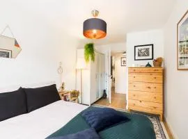 Self Contained 1Bed with Parking Leamington Spa Pass the Keys