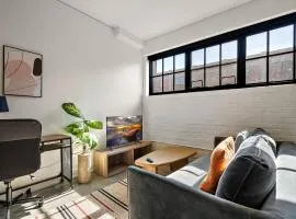 CozySuites NLG - Modern studio condo #22