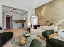 Luxury Retreat sleep 8 Flat, London