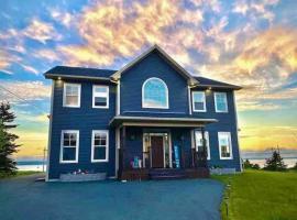 Scenic Seal Cove Nature Retreat Hot TubATV Trail，位于Holyrood的酒店