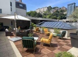 贝斯特韦斯特法兰西酒店，位于希农的酒店