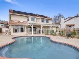 Less Than 1 Mi to Antelope Valley Mall Spacious Retreat!