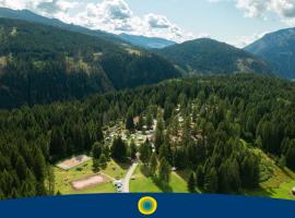Club del Sole Val di Fiemme Easy Camping Village，位于贝拉蒙特的酒店