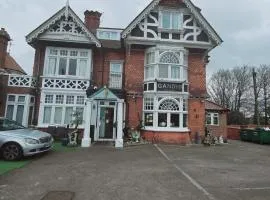 Kingswood Hotel