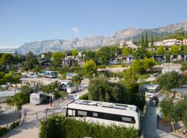 Medora Orbis Camping Pitches，位于伯德古拉的酒店