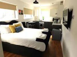 No 3 - Modern Studio Apartment in Lanark Town Centre
