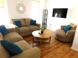 No 5 - Modern 2 bedroom Apartment in Lanark Town Centre