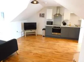 No 7 - Modern 1 Bedroom Apartment in Lanark Town Centre