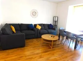 No 9 - Modern 3 Bedroom Apartment in Lanark Town Centre