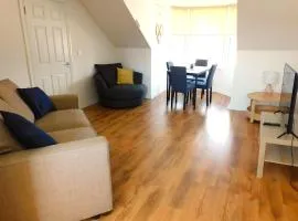 No 11 - Contemporary 2 Bedroom Apartment in Lanark Town Centre