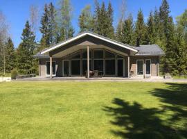 Justi Holiday House，位于Alliklepa的酒店