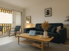Charmant appartement avec terrasse，位于勒卡内的酒店