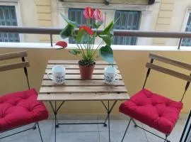 Sunny apartment in the heart of Pireaus