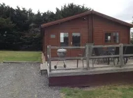 Spacious 3 bedroom cabin at Avonvale Holiday Lodge