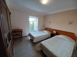 Logis Hôtel du Pont d'Or，位于巴尔若尔的酒店