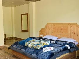 Nomadic Den Manali，位于马拉里的酒店