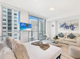 Modern Luxe Studio in Downtown Miami with Rooftop Pool and Gym