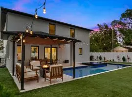 NEW-Luxury Tampa Home w Pool Jacuzzi Amenities