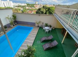 Casa com piscina 4QUARTOS，位于贝洛奥里藏特的酒店