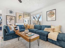 Bluebird 3 Bedroom Home in the Heart of Drumheller，位于德兰赫勒的酒店