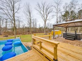 3 Mi to Dtwn Family-Friendly Home in South Haven!，位于南黑文的酒店