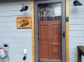 Tiny house of Walnut Grove，位于Ashland的酒店