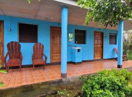 Monkey's Island Hostel，位于Mérida的酒店