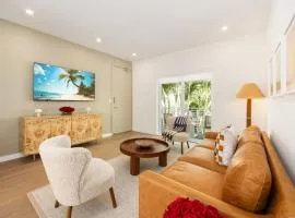 Lux Designer Apt 2BR and 2BA in Heart of Miami Beach