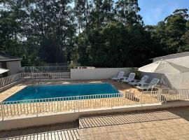 Chácara do Nino Beach tennis 50 minutos de São Paulo，位于容迪亚伊的酒店