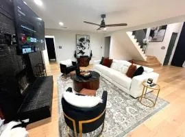 Luxury Home w Pool, Open Kitchen, Poker Room & More