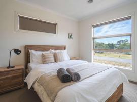 Modern 3B2B1C Home in Doreen，位于Doreen的酒店