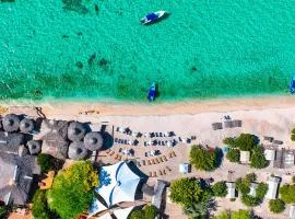 Glamping EcoLodge Cueva De Las Aguilas，位于佩德纳莱斯的豪华帐篷营地