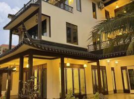 Lanyuan Xiaozhu-New Chinese Courtyard B&B，位于陵水的民宿