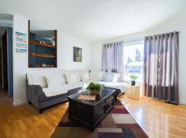 Cozy House in Haines Junction，位于海恩斯章克申的带停车场的酒店